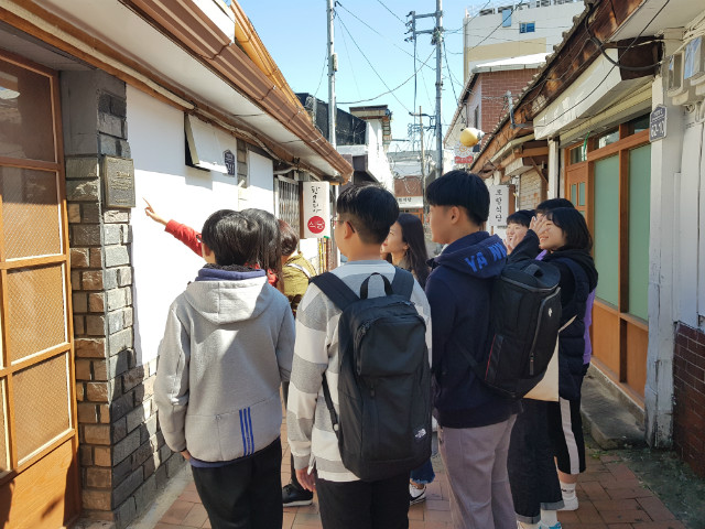 화봉중 문학로드.jpg
